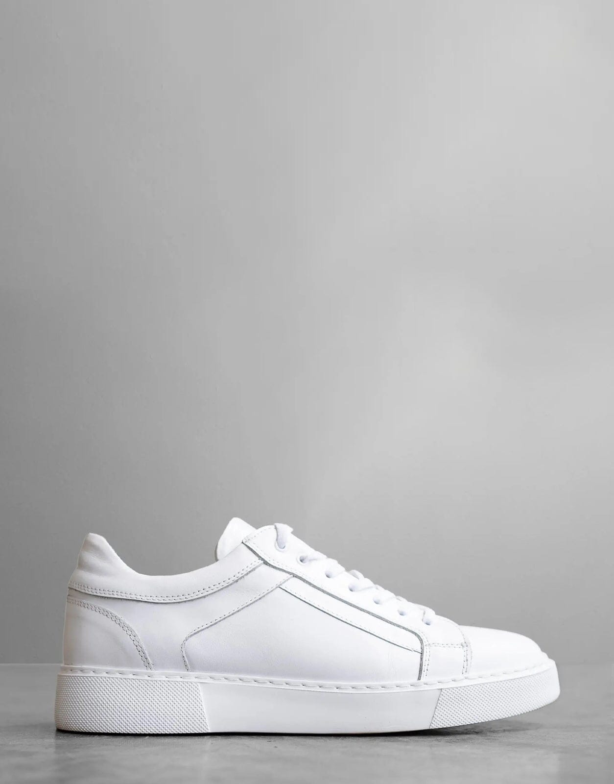 White sneakers for hot sale men leather